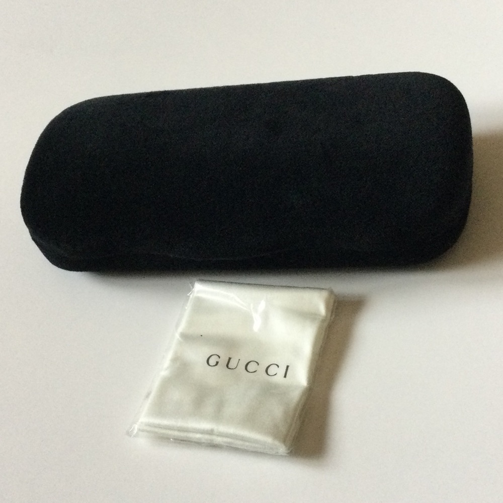 GUCCI BLACK VELVET COVERED SUNGLASSES CASE WITH CLEANING CLOTH NWOT